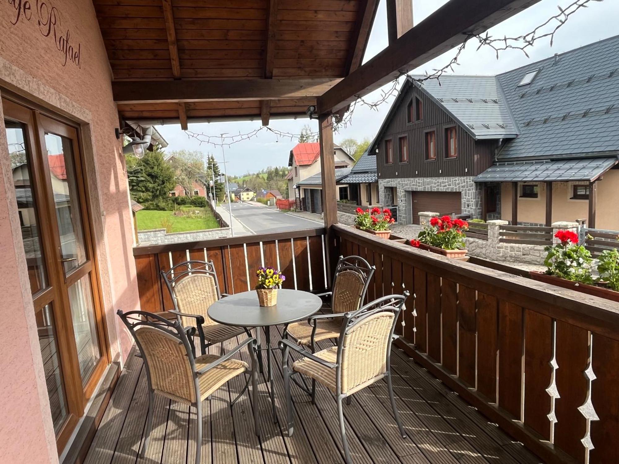 Rodinne Apartmany Rafael Bedrichov Exteriör bild